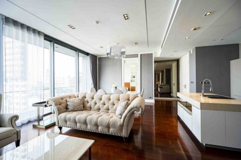 Condo in Bangkok, Thailand, 2 bedrooms  № 144594 - photo 4