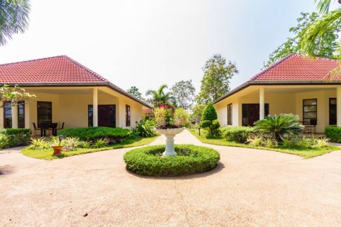 Отель в Хуа Хине, Таиланд 676м2  № 85590 - фото 2