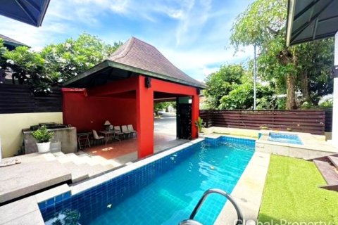 Дом в Паттайе, Таиланд с 4 спальнями  № 132327 - фото 1