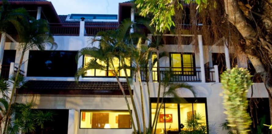 Таунхаус в Раваи, Таиланд с 4 спальнями  № 124633