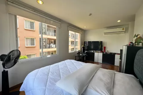 Condo in Watthana, Bangkok, Thailand, 2 bedrooms  № 141377 - photo 5