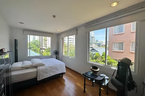 Condo in Watthana, Bangkok, Thailand, 2 bedrooms  № 141377 - photo 3