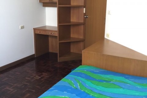 Condo in Bangkok, Thailand, 3 bedrooms  № 143790 - photo 8