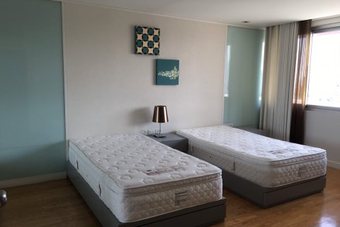 Кондоминиум с 2 спальнями в Бангкоке, Таиланд № 143793 - фото 11