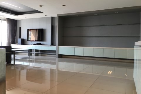 Кондоминиум с 2 спальнями в Бангкоке, Таиланд № 143793 - фото 3