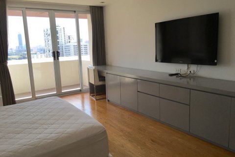 Кондоминиум с 2 спальнями в Бангкоке, Таиланд № 143793 - фото 9