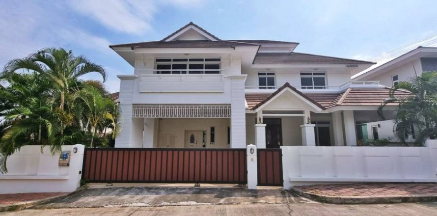 Дом в Паттайе, Таиланд с 4 спальнями  № 86413