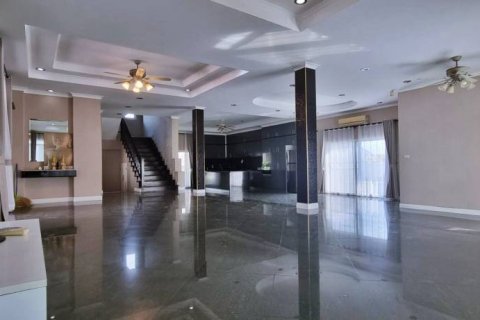 Дом в Паттайе, Таиланд с 4 спальнями  № 86413 - фото 5