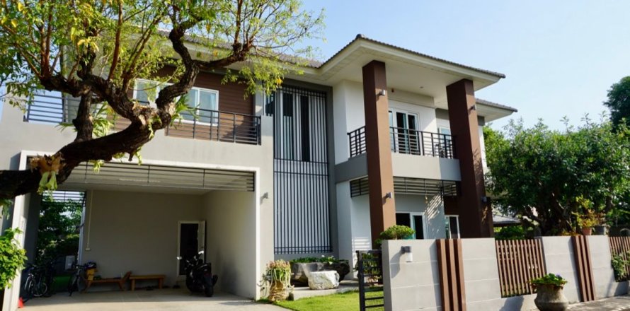House in Chiang Mai, Thailand 4 bedrooms № 82024