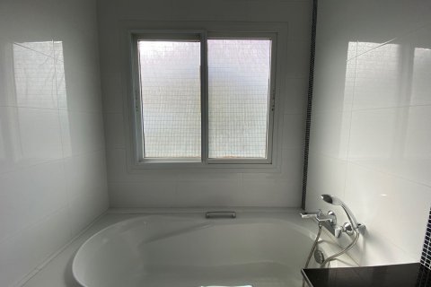 House in Chiang Mai, Thailand 4 bedrooms № 82024 - photo 30