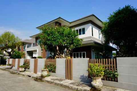 House in Chiang Mai, Thailand 4 bedrooms № 82024 - photo 2