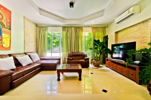 Дом в Саттахипе, Таиланд с 8 спальнями  № 78616 - фото 5