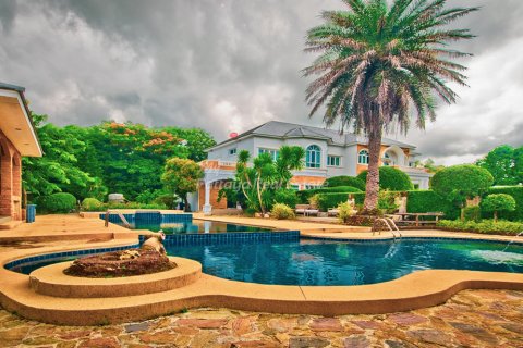 Дом в Саттахипе, Таиланд с 8 спальнями  № 78616 - фото 3