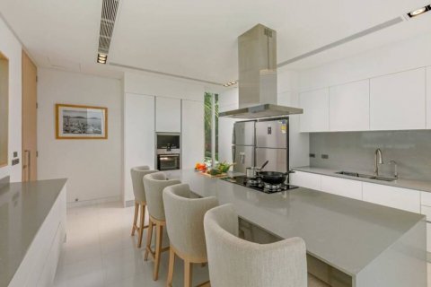 Вилла в Паклоке, Таиланд с 6 спальнями № 86400 - фото 7