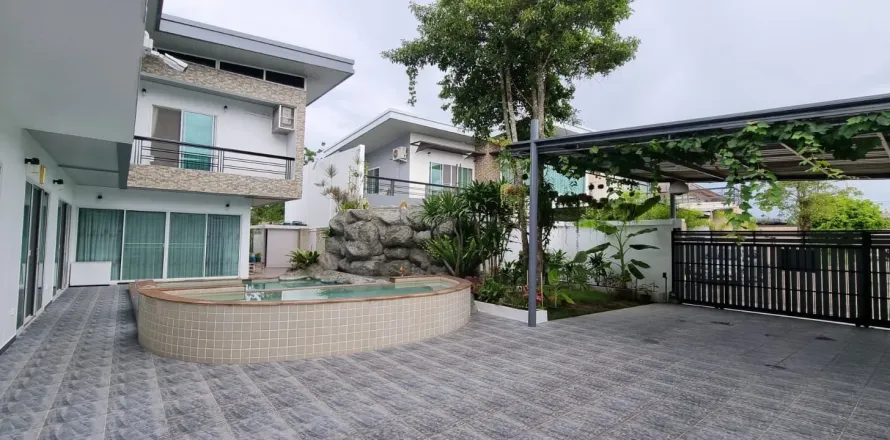 Maison à Pattaya, Thaïlande 5 chambres № 80207