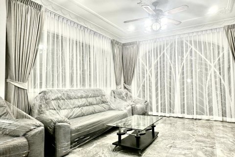 Дом в Талинг Чане, Бангкок, Таиланд с 7 спальнями  № 132249 - фото 2