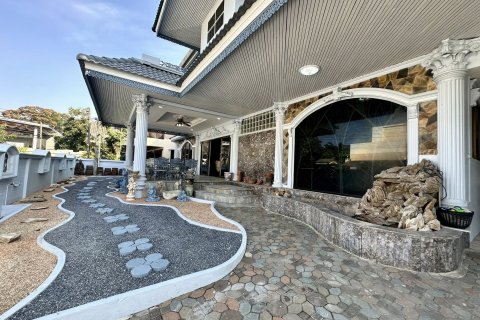 Дом в Талинг Чане, Бангкок, Таиланд с 7 спальнями  № 132249 - фото 22