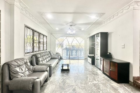 Дом в Талинг Чане, Бангкок, Таиланд с 7 спальнями  № 132249 - фото 3