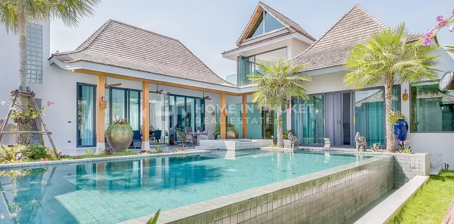 House in Phuket, Thailand 4 bedrooms № 130917