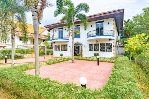 Commercial property in Kamala, Thailand № 130916 - photo 1