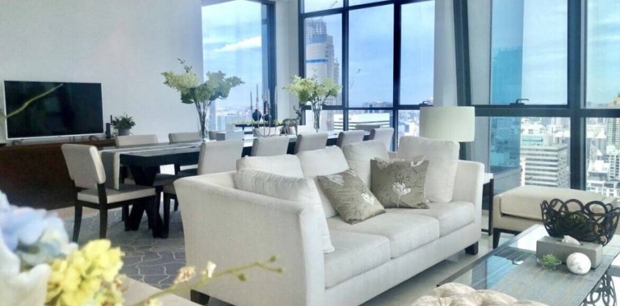 Penthouse in Bangkok, Thailand 3 bedrooms № 104885