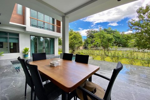 Villa in Chiang Mai, Thailand 3 bedrooms № 104882 - photo 17