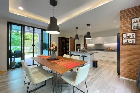 Villa in Chiang Mai, Thailand 3 bedrooms № 104882 - photo 9