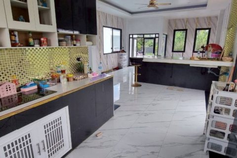 Villa in Pattaya, Thailand 4 bedrooms № 125987 - photo 6