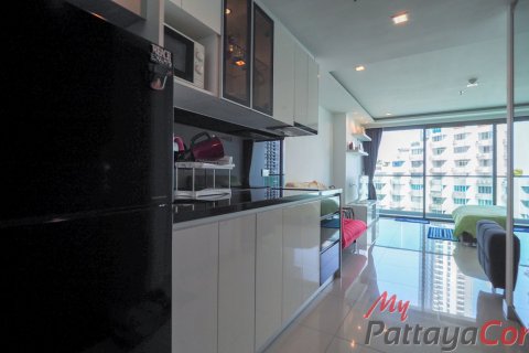 Studio in the Condo in Pattaya, Thailand  № 32213 - photo 1