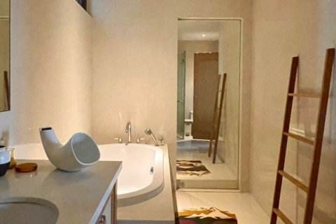 Condo in Khlong Toei, Bangkok, Thailand, 2 bedrooms  № 123954 - photo 4