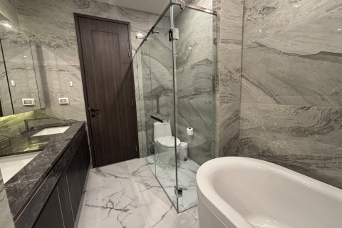 Condo in Watthana, Bangkok, Thailand, 3 bedrooms  № 123956 - photo 21