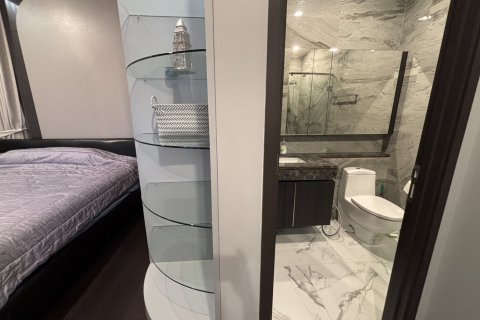 Condo in Watthana, Bangkok, Thailand, 3 bedrooms  № 123956 - photo 24