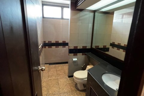 Condo à Khlong Toei, Bangkok, Thaïlande, 4 chambres № 123955 - photo 18