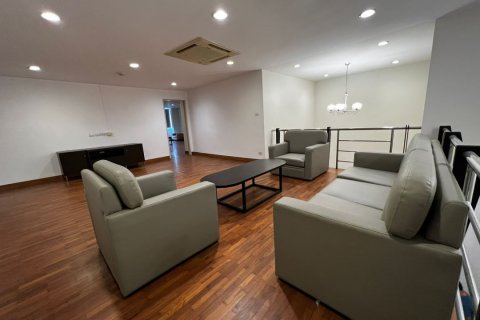 Condo à Khlong Toei, Bangkok, Thaïlande, 4 chambres № 123955 - photo 3