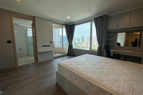 Condo in Khlong Toei, Bangkok, Thailand, 4 bedrooms № 123953 - photo 14