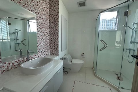 Condo in Khlong Toei, Bangkok, Thailand, 4 bedrooms № 123953 - photo 2