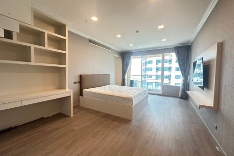 Condo in Khlong Toei, Bangkok, Thailand, 4 bedrooms № 123953 - photo 7