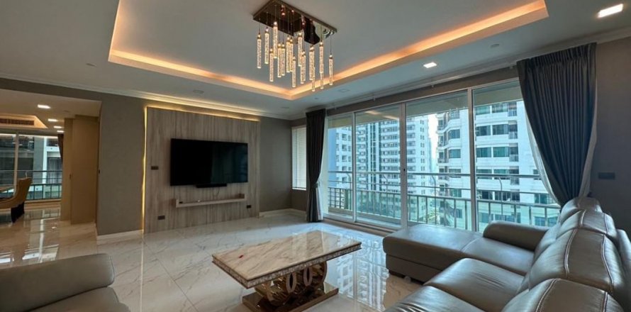 Condo in Khlong Toei, Bangkok, Thailand, 4 bedrooms № 123953