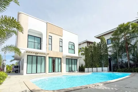 Дом в Пхукете, Таиланд с 3 спальнями  № 131972 - фото 1