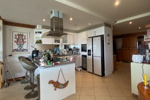 Кондоминиум с 3 спальнями в Банг Ламунге, Таиланд № 132214 - фото 6