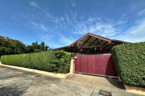 House in Hua Hin, Thailand 3 bedrooms № 142367 - photo 1