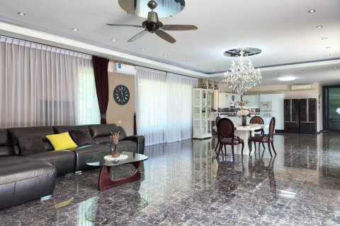 House in Bang Lamung, Thailand 3 bedrooms № 130040 - photo 16