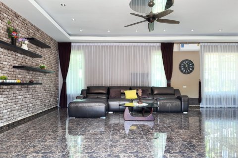 House in Bang Lamung, Thailand 3 bedrooms № 130040 - photo 14