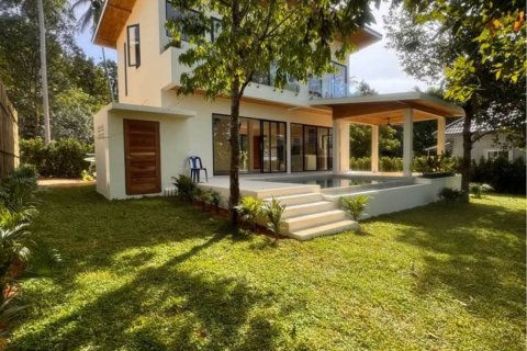 Villa in Surat Thani, Thailand 2 bedrooms № 124439 - photo 1