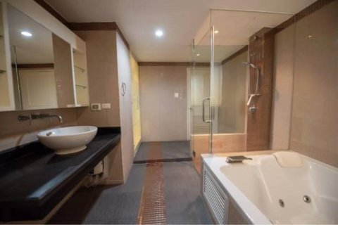 Кондоминиум с 3 спальнями в Клонг Тоэй, Бангкок, Таиланд № 123648 - фото 16
