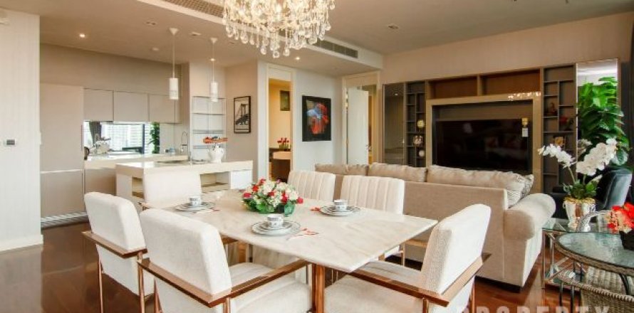 Condo in Watthana, Bangkok, Thailand, 2 bedrooms  № 123645