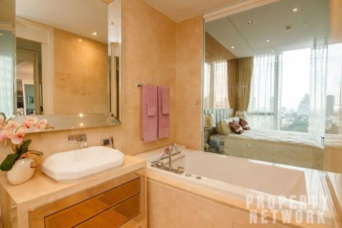 Condo in Watthana, Bangkok, Thailand, 2 bedrooms  № 123645 - photo 12