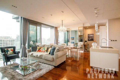 Condo in Watthana, Bangkok, Thailand, 2 bedrooms  № 123645 - photo 2