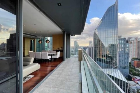 Кондоминиум с 3 спальнями в Ваттхане, Бангкок, Таиланд № 123643 - фото 2