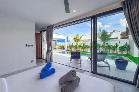 Villa in Phuket, Thailand 4 bedrooms № 107813 - photo 14